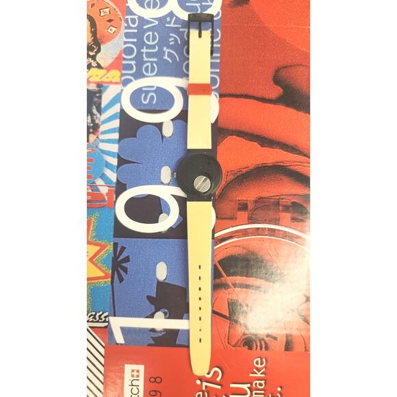 Vintage Coca-Cola Watch 30MM new old stock with the original case & new battery - Picture 7 of 9